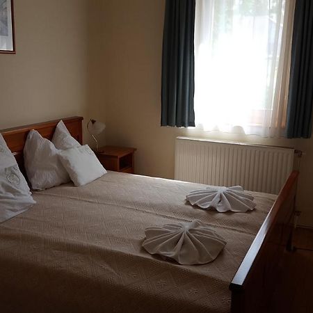 Laetitia Panzio Bed & Breakfast Kaposvar Luaran gambar