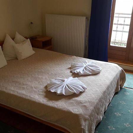 Laetitia Panzio Bed & Breakfast Kaposvar Luaran gambar