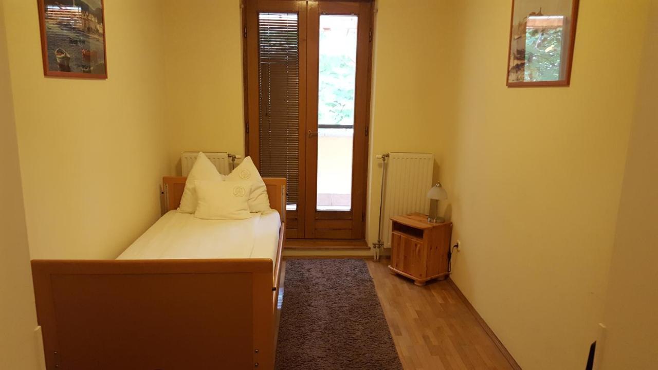 Laetitia Panzio Bed & Breakfast Kaposvar Luaran gambar