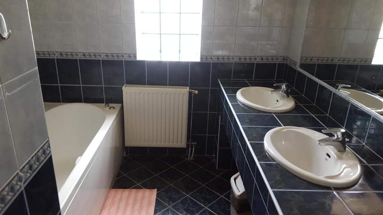 Laetitia Panzio Bed & Breakfast Kaposvar Luaran gambar
