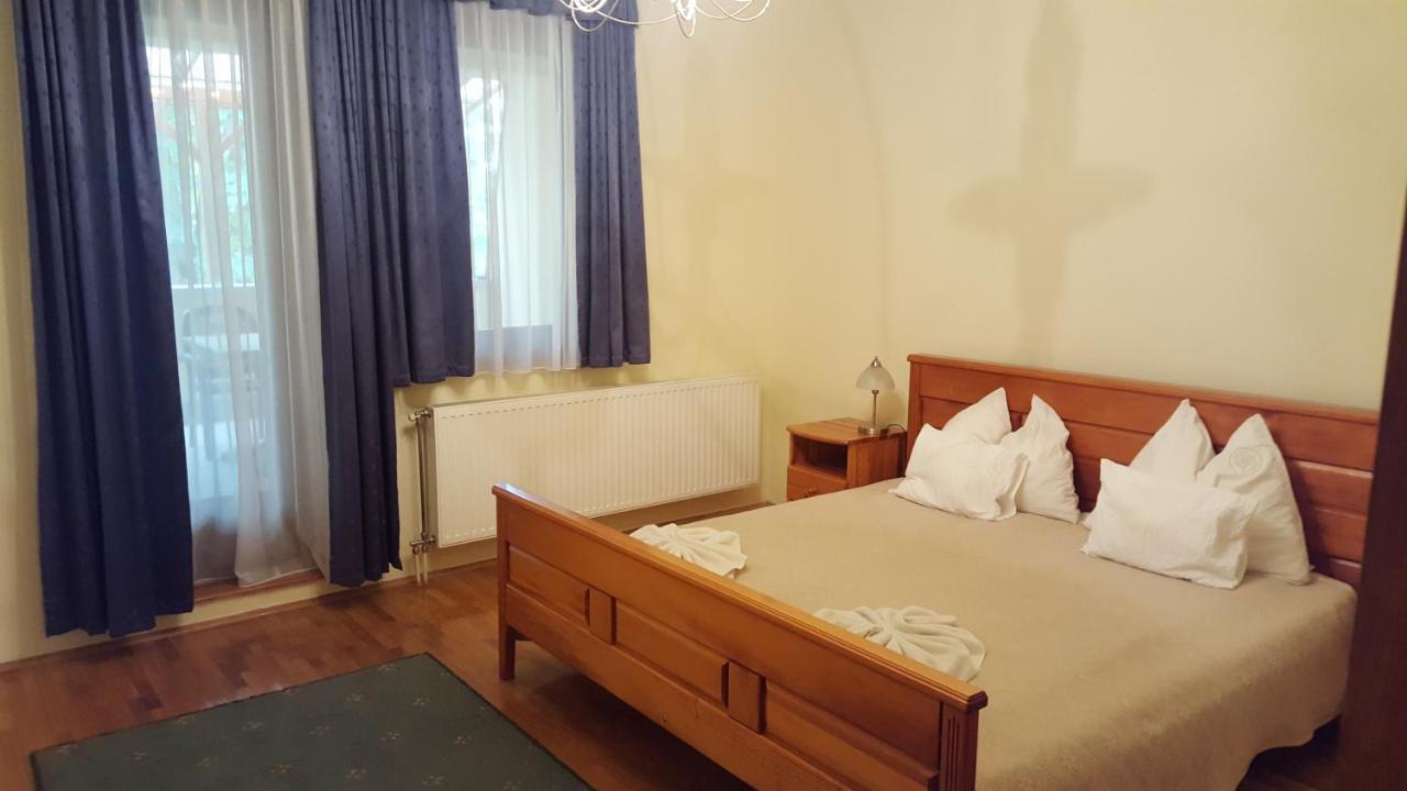 Laetitia Panzio Bed & Breakfast Kaposvar Luaran gambar