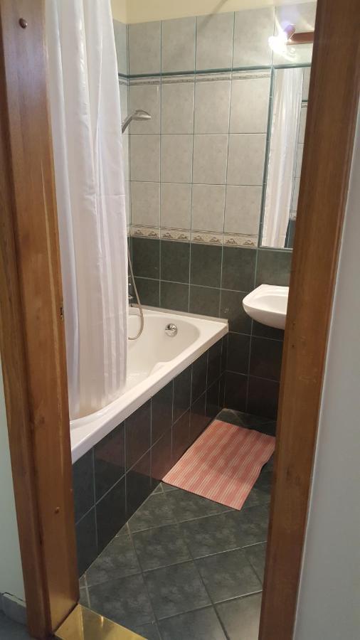 Laetitia Panzio Bed & Breakfast Kaposvar Luaran gambar